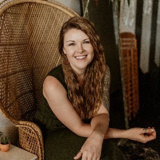 Mrs Lauren Uttke